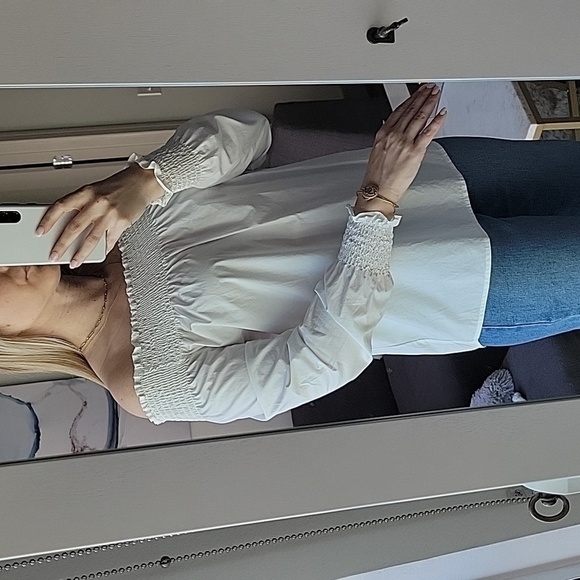 CENTRAL PARK WEST Off-The-Shoulder Blouse Small - Picture 3 of 10